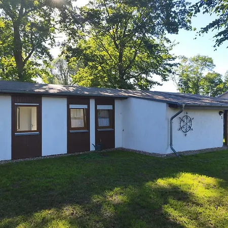 Schönes Mit Seeblick&garten Am Plauer Ferienhaus
